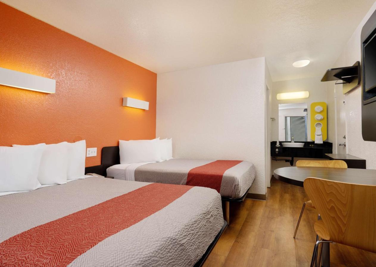 Hotel 6-camarillo, Ca