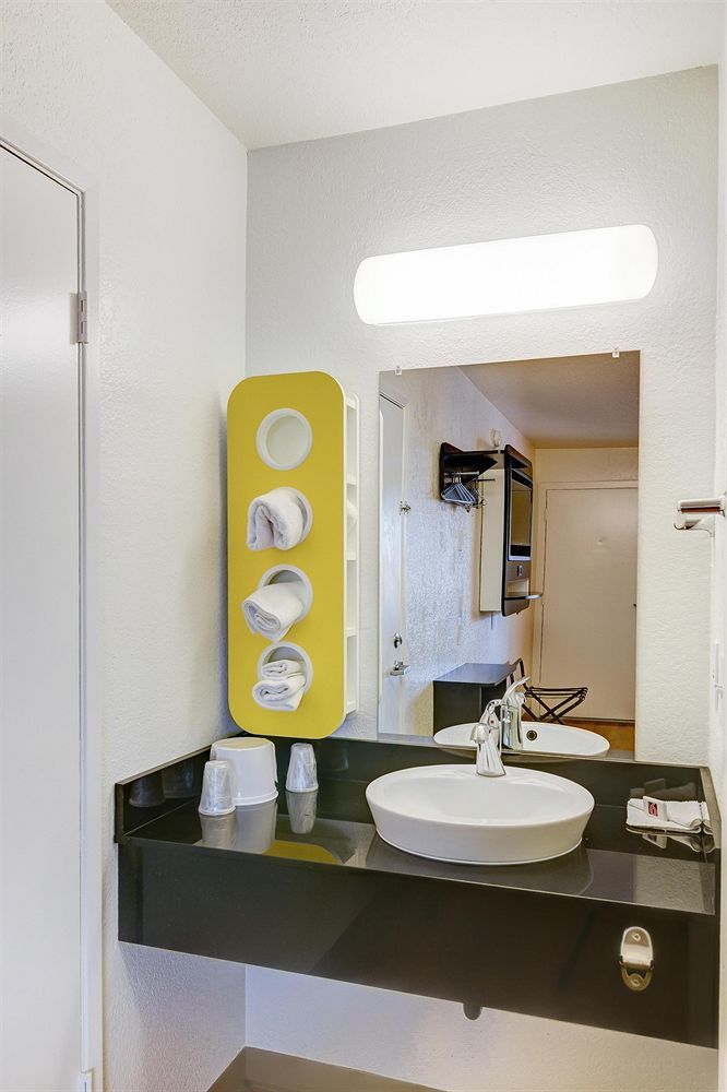 Hotel 6-camarillo, Ca