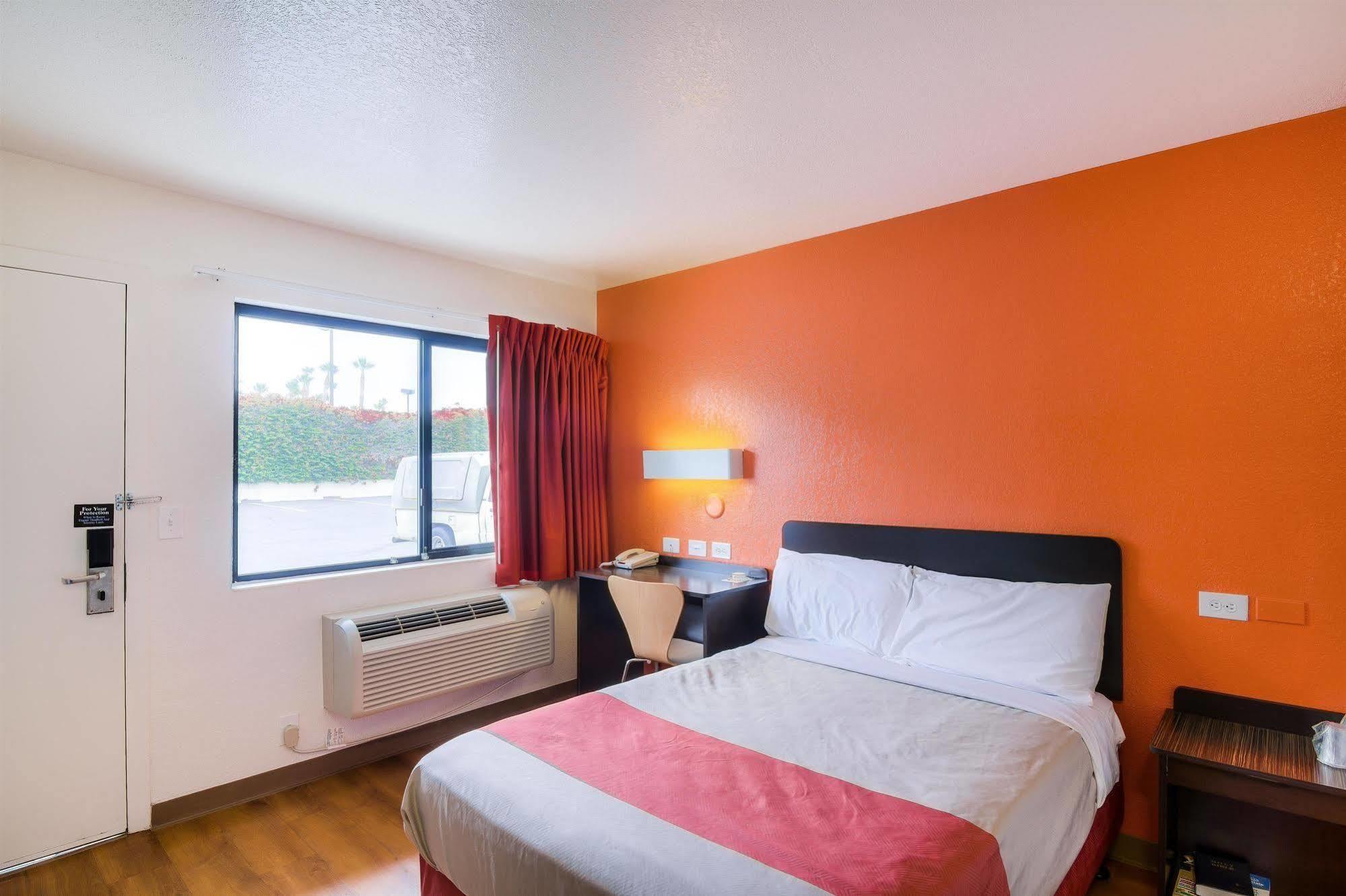 6-camarillo, Ca Hotel 2*