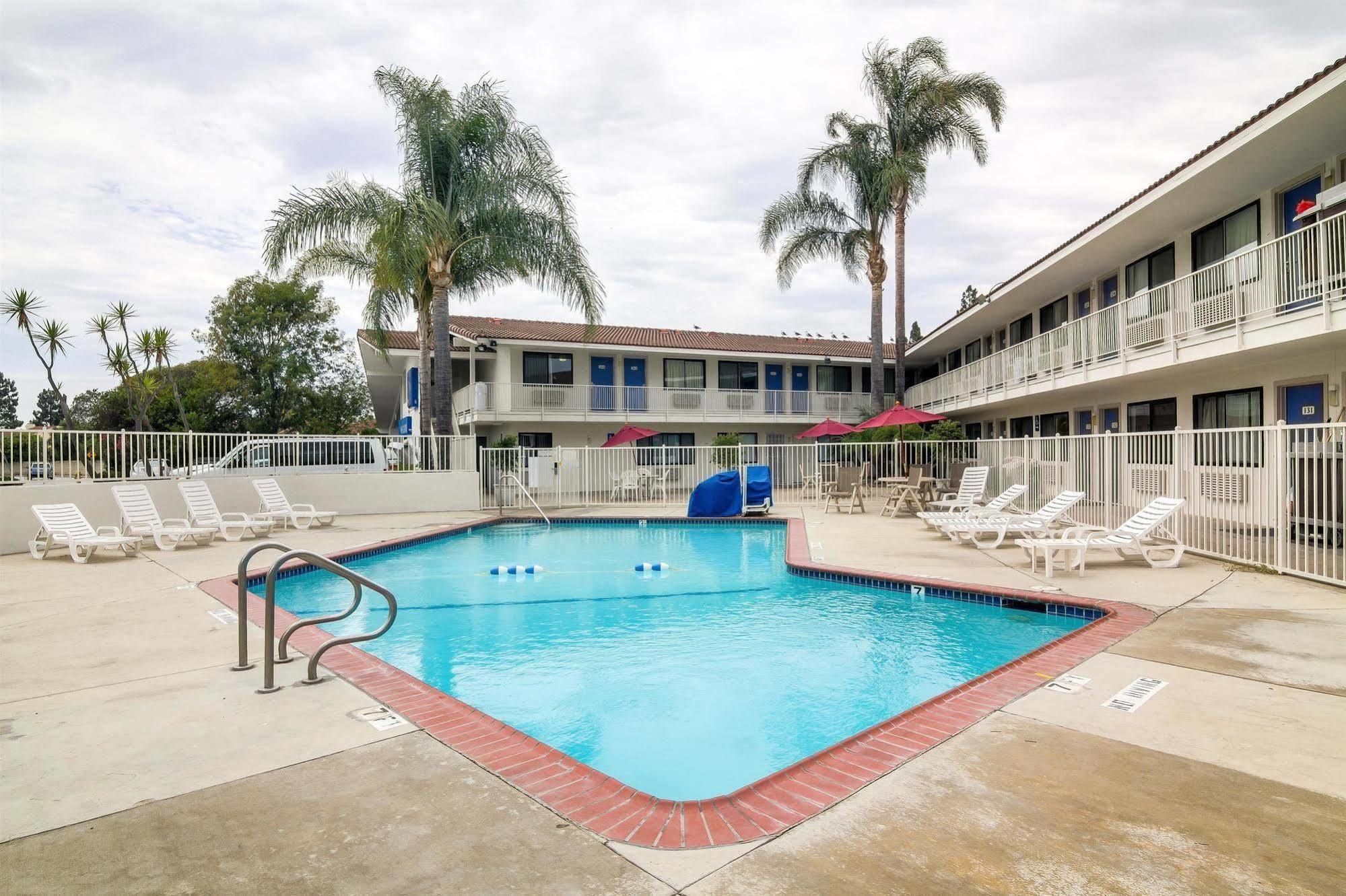 6-camarillo, Ca 2* Camarillo