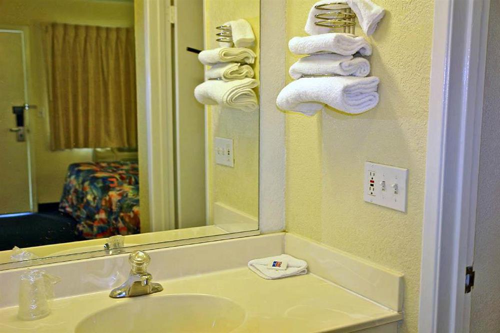 6-camarillo, Ca 2*